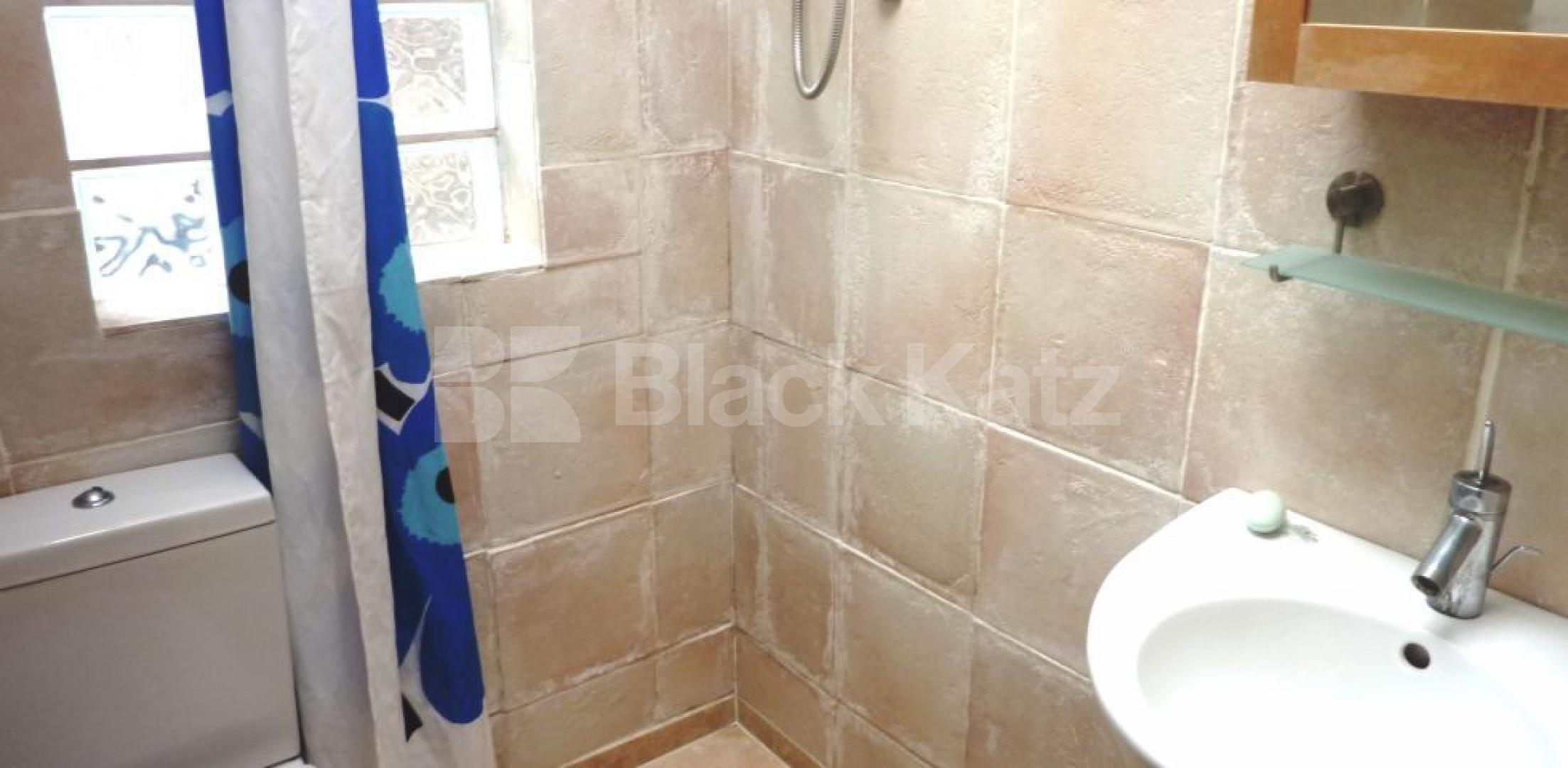 			NEW INSTRUCTION!, Studio Apartment, 1 bath, 1 reception Studio			 Fitzroy Square, FITZROVIA